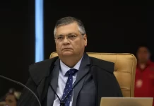 Dino intima líder do PL para esclarecer ameaça sobre emendas de comissão