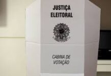 Projeto criminaliza uso de celular na cabine de votação