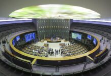 Câmara instala comissão para debater proposta sobre uso de inteligência artificial no Brasil