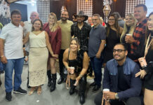 Prefeitos da região prestigiam aniversário de Tarik de Joilton com grande Festival Junino em Chã dos Pereiras