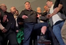 Bolsonaro exibe tornozeleira eletrônica e diz ser alvo de perseguição política