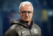 Cappellanes vê incoerência de Dorival Jr. e diz: “O Corinthians é uma zona”