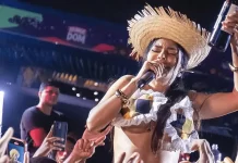 Após sete anos sem fazer shows, Flay celebra retorno: “Meu lugar favorito no mundo é o palco”