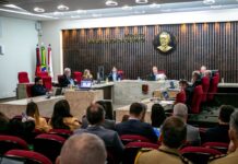 Paraíba tem quase 80% dos municípios com excesso de servidores contratados, diz TCE