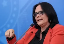 Senadora Damares Alves diz que está com câncer e fará tratamento com radioterapia
