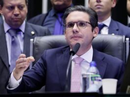 Motta convoca reunião de líderes para votar PL do fim da escala 6×1