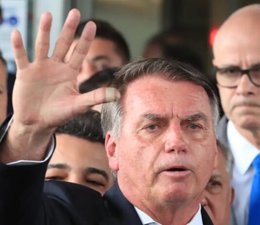 SEM PREVISÃO DE ALTA DA UTI: Bolsonaro tem piora renal e segue internado com pneumonia bilateral