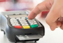 Paraíba sanciona lei que proíbe taxa de cartão para comprar comida e bebida em shows