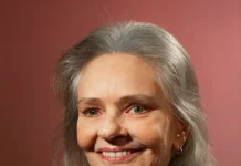 Morre Angela Ro Ro, ícone da música brasileira, aos 75 anos