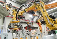 Produção industrial recua 0,2% em julho e acumula efeitos do juro alto