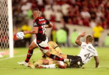 VEJA O GOL: Flamengo derrota Ceará e coroa ano mágico com título Brasileiro