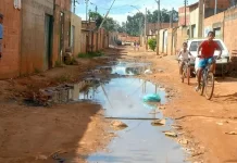 Perda de água tratada no Brasil chega a 40%; esgoto tem 50% de tratamento