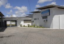 Homem sofre 5 tiros em frente a presídio de Mangabeira quando saía para o semiaberto