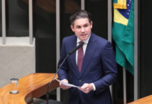 Fim da Escala 6×1 pode ser votado em maio, diz presidente da Câmara