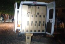 PRF apreende carga de cigarros com nota fiscal irregular na BR-101; quantidade era o dobro da declarada