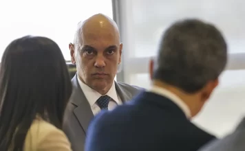 Senador obtém assinaturas para CPI contra Moraes e Toffoli por caso Master