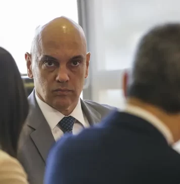 Senador obtém assinaturas para CPI contra Moraes e Toffoli por caso Master