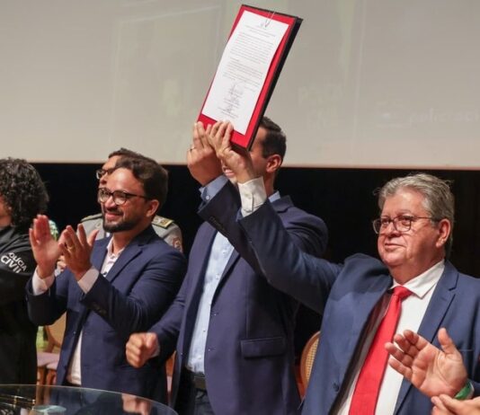 João Azevêdo nomeia mais 350 aprovados da terceira turma do concurso da Polícia Civil