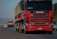 Caminhoneiros avaliam medidas do governo e mantêm ameaça de greve