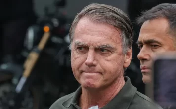 Defesa de Bolsonaro desiste de pedido para suspensão da pena