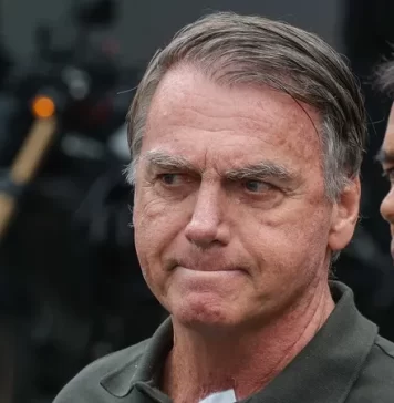 Defesa de Bolsonaro desiste de pedido para suspensão da pena
