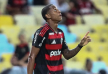 Com dois gols de Pedro, Flamengo vence Fluminense pelo Brasileirão