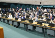 Comissão da Câmara aprova o fim da escala 6×1