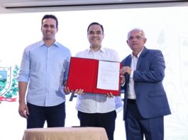 Lucas Ribeiro e ministro assinam convênio para qualificar profissionais do turismo