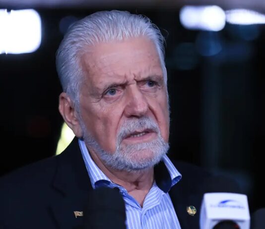 Apuração da PF acusa Jaques Wagner de receber vantagens; senador nega