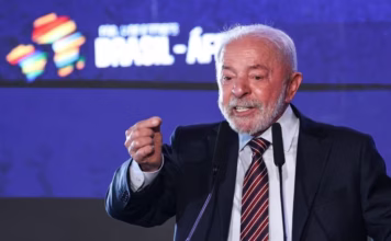 Lula atribui tarifa dos EUA a filhos de Bolsonaro: ‘Traidores da pátria’