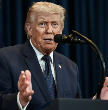 Trump se encontra com Lula e diz que situação política no Brasil é perigosa