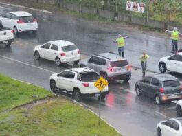 Fortes chuvas causam alagamentos, crateras e transtornos em cidades da Paraíba