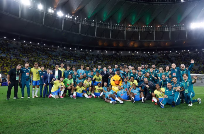delegacao-da-selecao-brasileira-no-maracana-antes-da-copa-do-mundo-162939