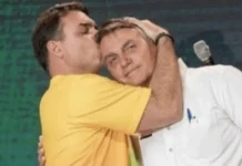 Flávio nega uso de verba pública em filme sobre Jair Bolsonaro