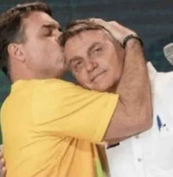 Flávio nega uso de verba pública em filme sobre Jair Bolsonaro