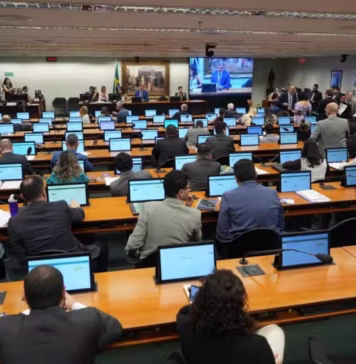 Comissão da Câmara aprova redução da maioridade penal para 16 anos