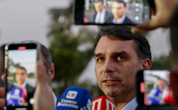 Flávio diz que vice será ‘uma pessoa preparada’ e de preferência uma mulher