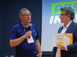 Prefeito Ari é homenageado com Prêmio Prefeito Inovador 2026 durante Fórum de Cidades Digitais da Paraíba