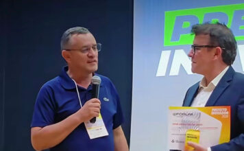 Prefeito Ari é homenageado com Prêmio Prefeito Inovador 2026 durante Fórum de Cidades Digitais da Paraíba
