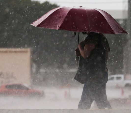 Inmet emite alertas de vendaval e chuvas intensas para 158 cidades da Paraíba