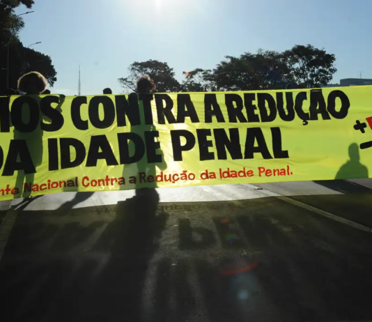Pediatras se manifestam contrários à redução da maioridade penal