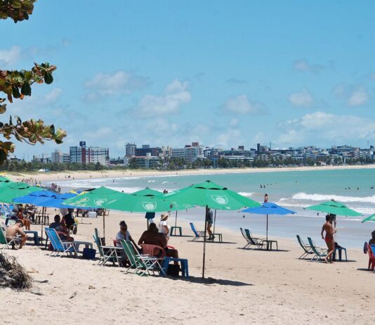 Litoral da Paraíba tem três trechos impróprios para banho de mar