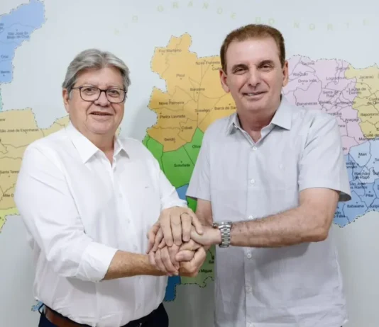 João Azevêdo anuncia Chico Mendes e Roberto Franca como suplentes ao Senado