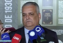 Flávio Bolsonaro anuncia deputado de Alagoas, Alfredo Gaspar, relator da CPI do INSS, como candidato a vice presidente