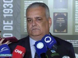 Flávio Bolsonaro anuncia deputado de Alagoas, Alfredo Gaspar, relator da CPI do INSS, como candidato a vice presidente