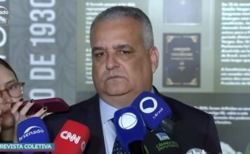Flávio Bolsonaro anuncia deputado de Alagoas, Alfredo Gaspar, relator da CPI do INSS, como candidato a vice presidente