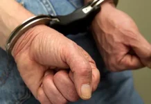 Homem é preso após ser denunciado por estupro pela própria filha