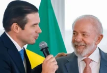 Em solenidade na Paraíba, Hugo Motta declara apoio à reeleição do presidente Lula
