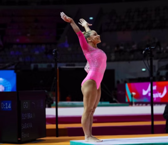 Flávia Saraiva conquista ouro na Copa do Mundo de Ginástica na Hungria