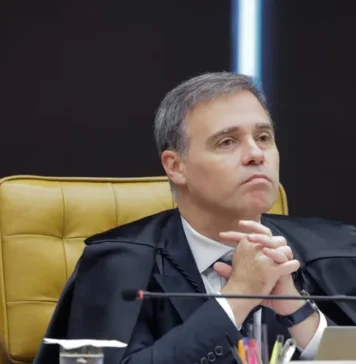 Mendonça defende que STF analise novas conversas de Vorcaro e Moraes